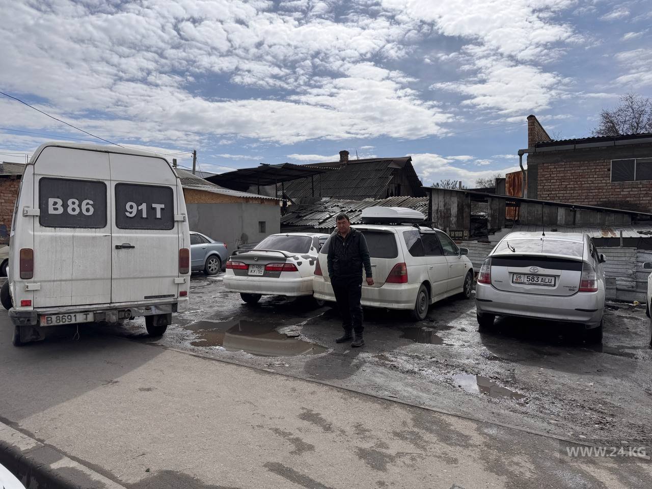 Рейд по незаконным парковкам такси