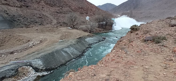 Стоительство ГЭС на Орто-Токойском водохранилище