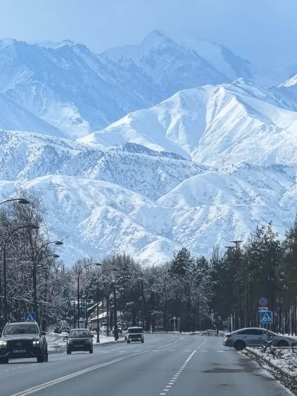 Проспект Айтматова, 8 марта