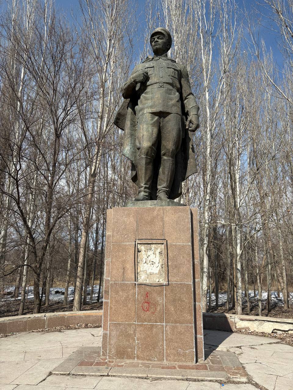 Памятник Панфилову в селе Панфиловском