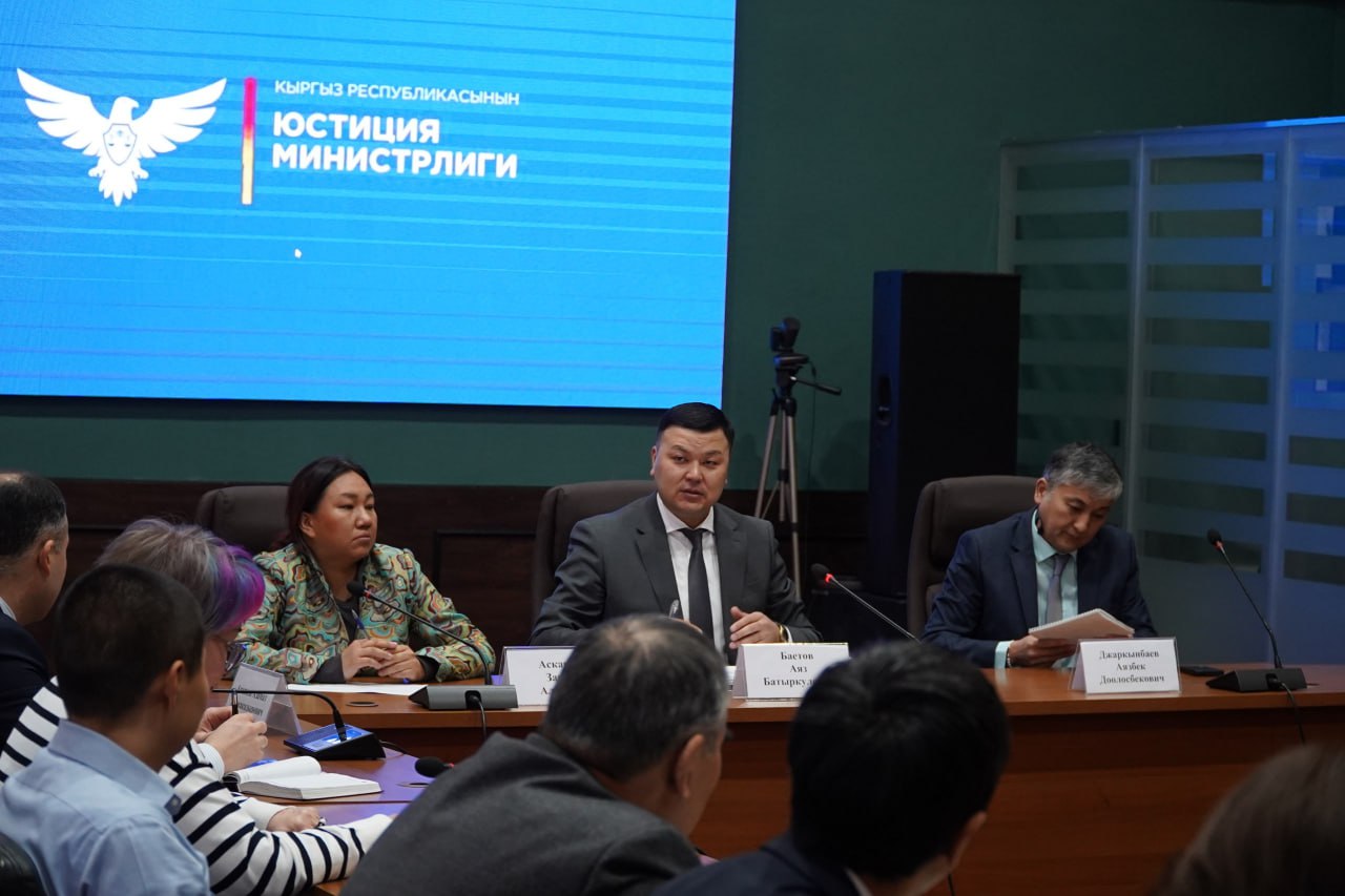 Эксперты обсудили дебюрократизацию государственных органов.