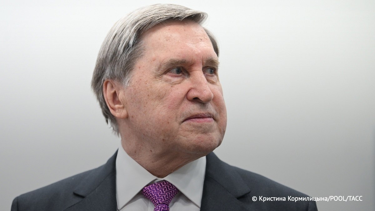 Помощник президента России Юрий Ушаков назвал предложение США и Украины о 30-дневном прекращении огня «временной передышкой для украинских военных»
