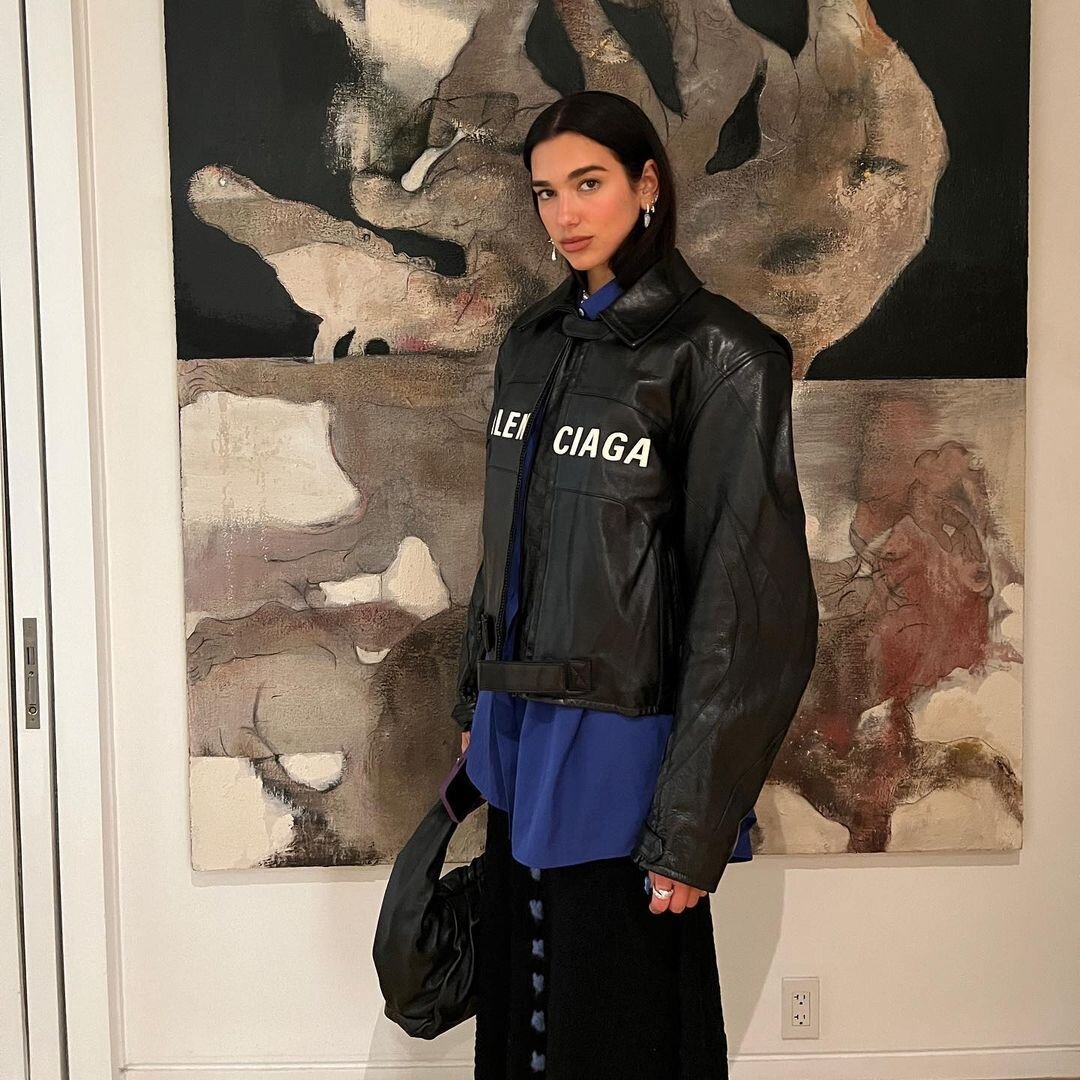 Певица Дуа Липа в Balenciaga