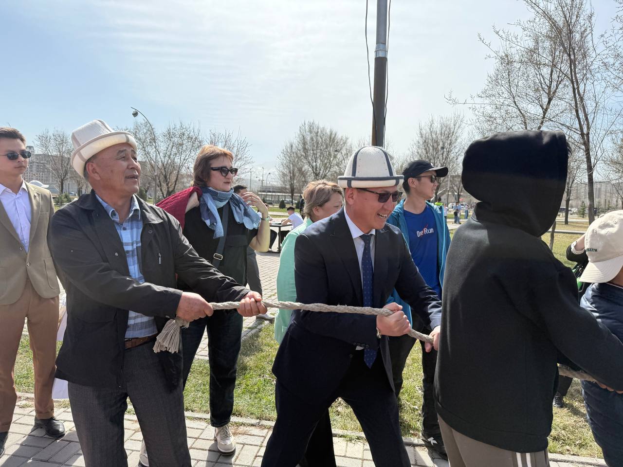 Игра в перетягивание каната