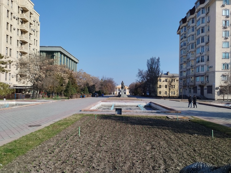 Бишкек, Аллея молодежи, 16 марта 2025 года