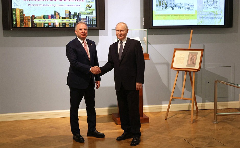 Президент России Владимир Путин провел встречу со специальным посланником главы США Дональда Трампа Стивом Уиткоффом