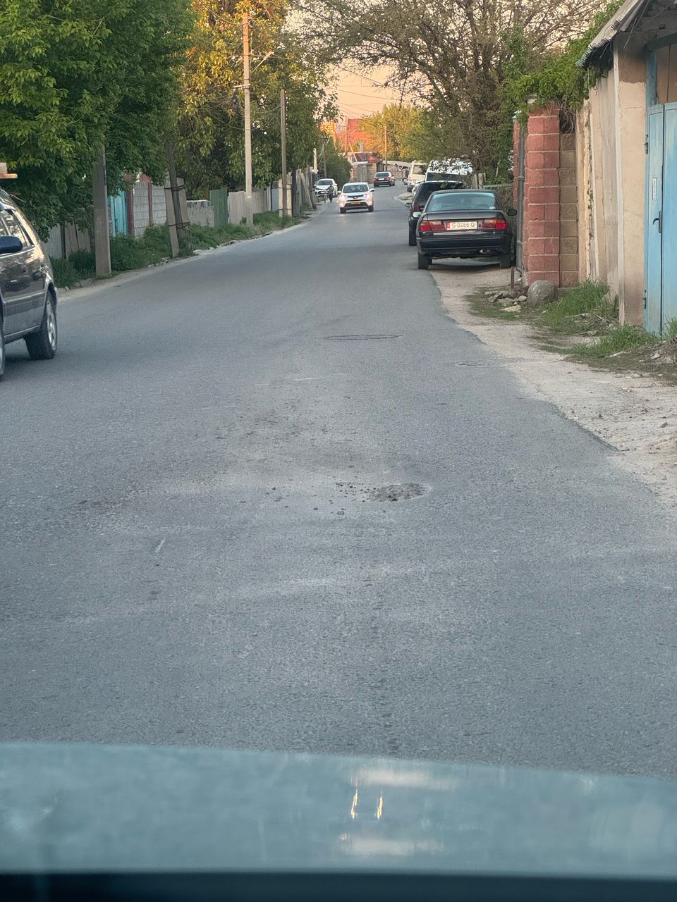 Жители села Орто-Сай жалуются на состояние дорог и отсутствие транспорта