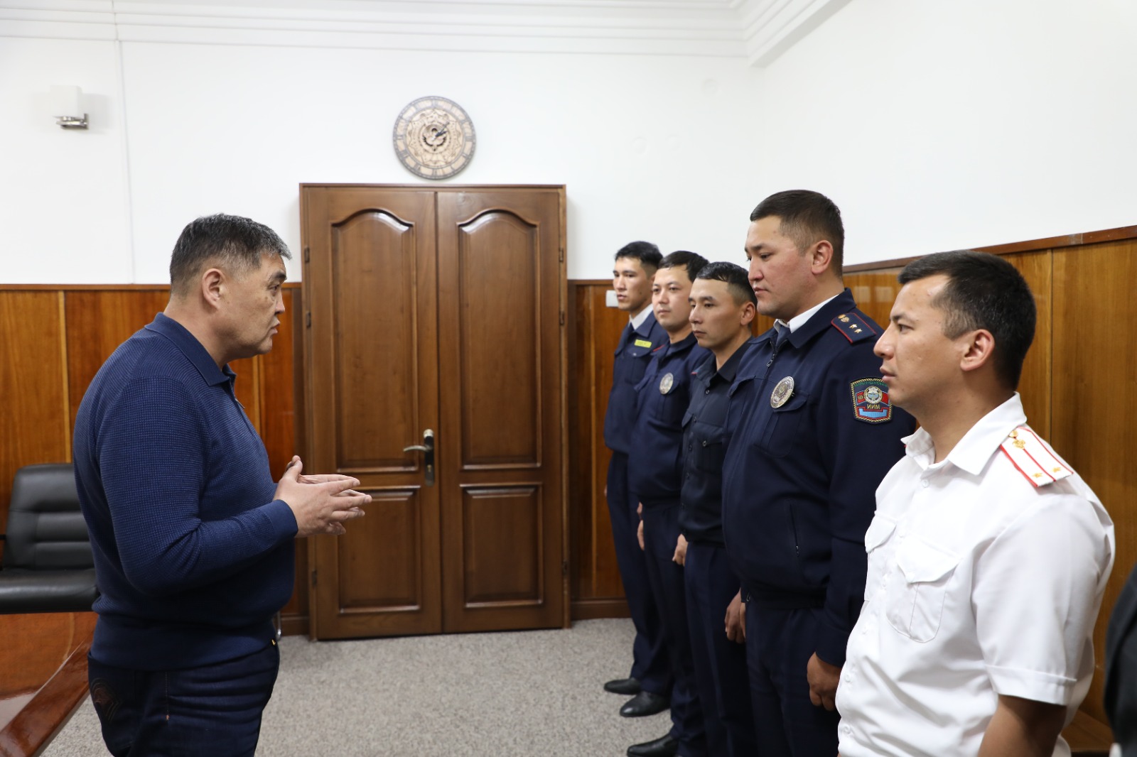 Камчыбек Ташиев наградил сотрудников УПСМ