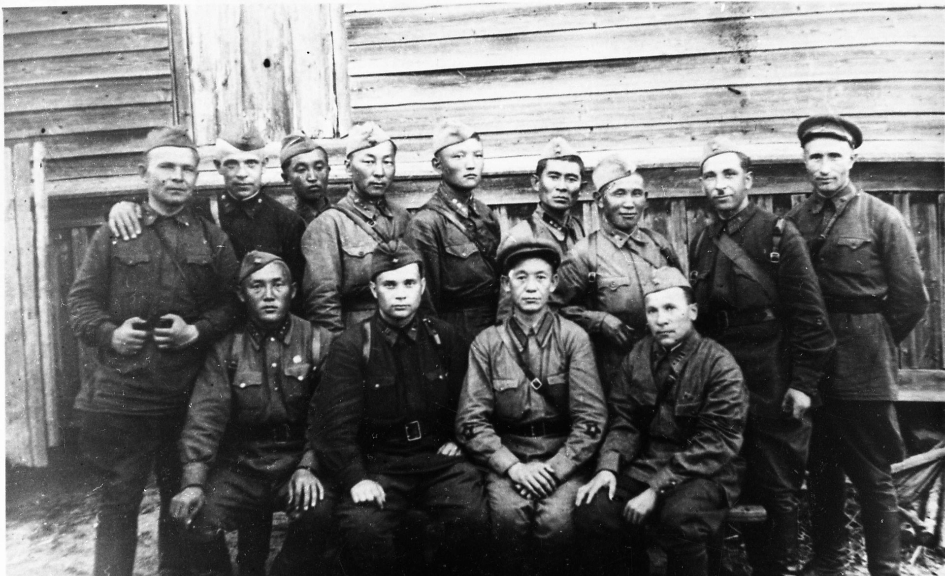Группа воинов-кыргызстанцев, участников боев на Закавказском фронте