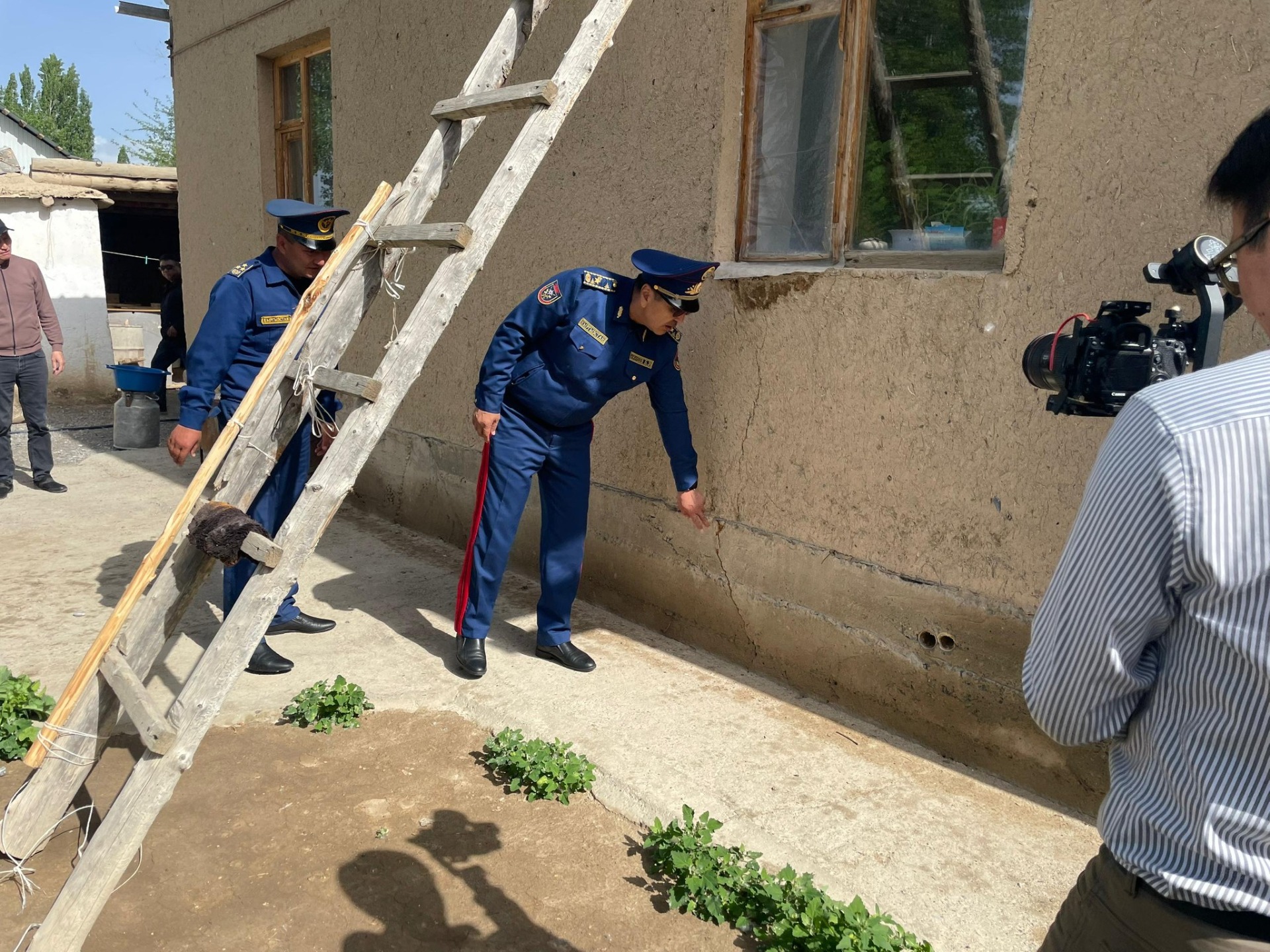 Изучаются последствия землетрясений в Нарынской области
