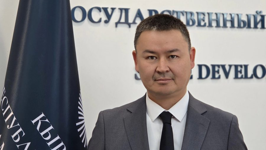 Решением совета директоров Эмиль Такырбашев назначен на должность председателя правления ОАО «Государственный банк развития Кыргызстана»