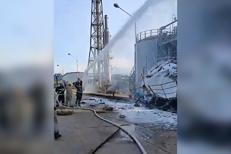 Пожар на территории НПЗ «Джунда» в Кара-Балте.