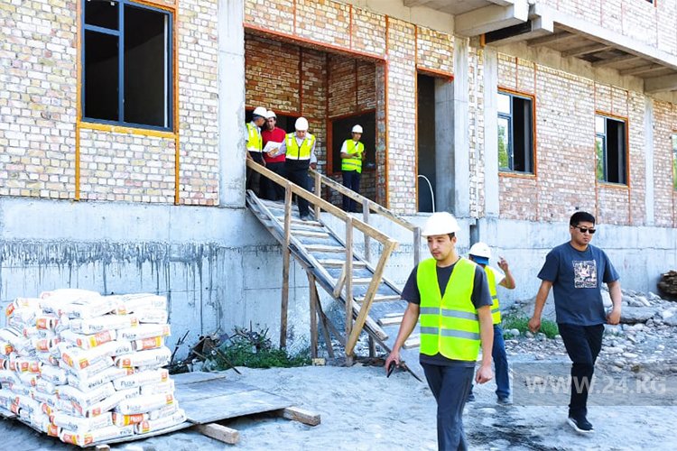 Новый корпус городской детской больницы в Бишкеке