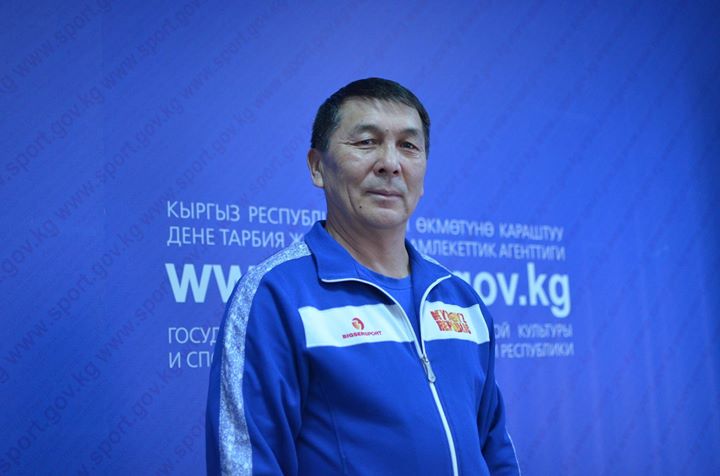 ГАМФКиС. Азизбек Куйкеев – чемпион мира и Азии среди ветеранов по тяжелой атлетике