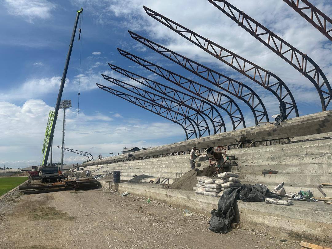 В Кара-Суу полностью реконструируют старый стадион за 300 миллионов сомов