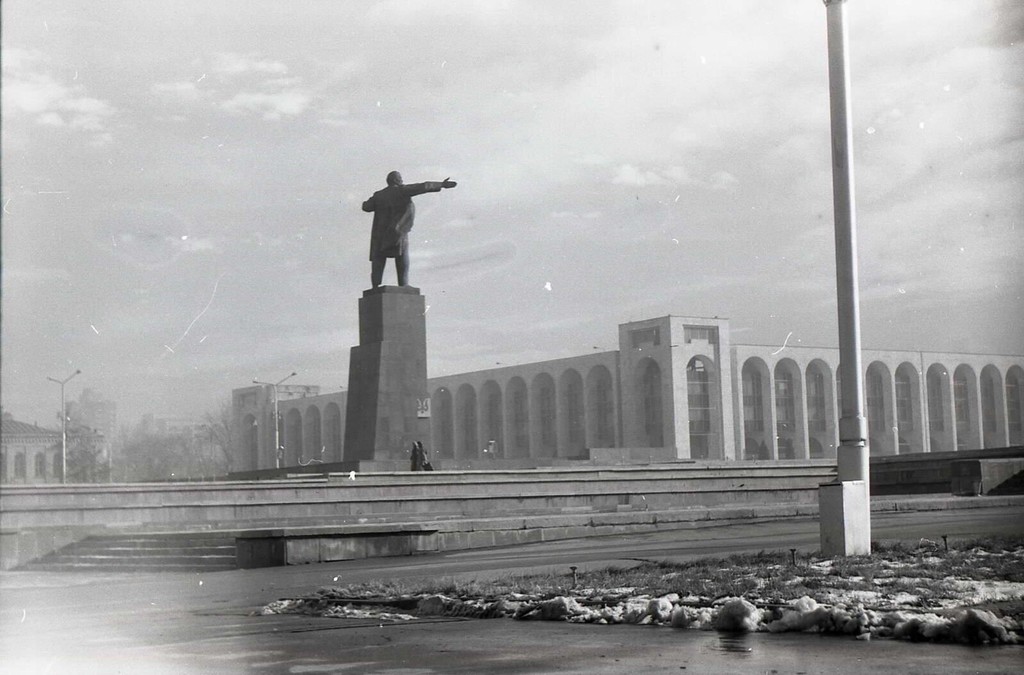 Памятники Ленину в Кыргызстане: от символа советской эпохи к объекту споров