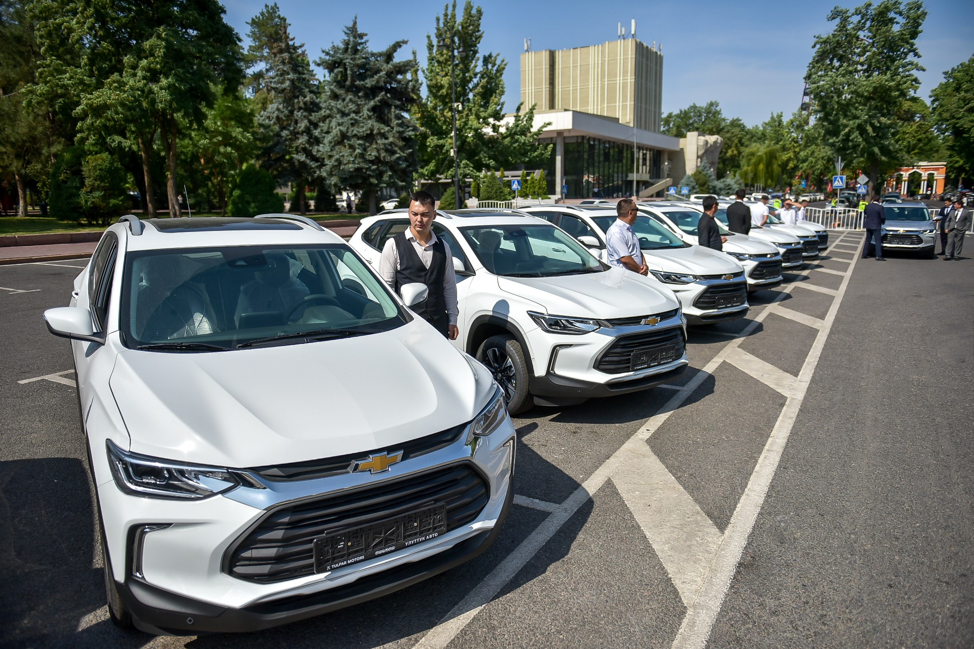 Новые автомобили