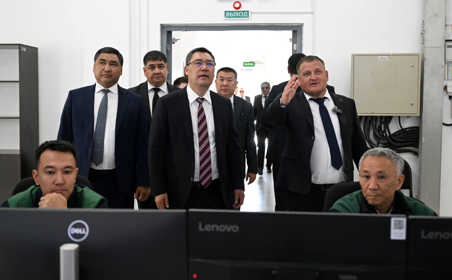 В Канте заработала новая линия цемзавода. Садыр Жапаров дал старт проекту