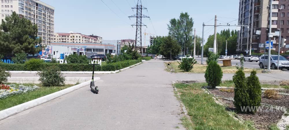 Пройти пешком по многим улицам в жару становится настоящим испытанием