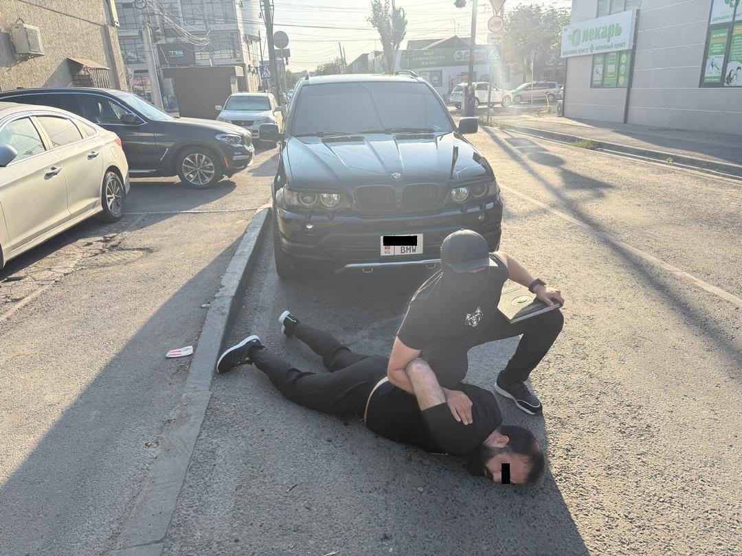 Задержано более 50 секс-работниц и их сутенеров в Бишкеке