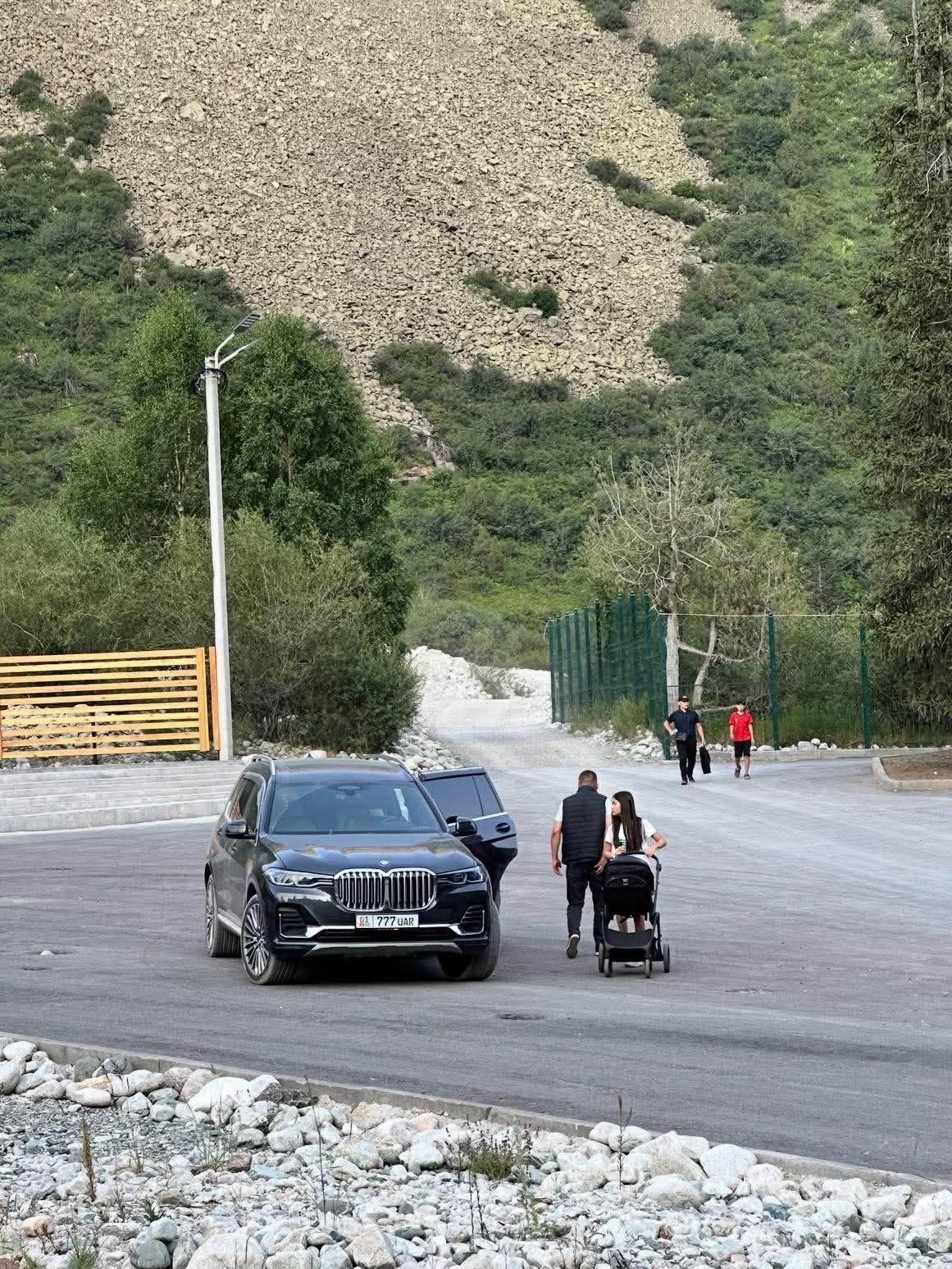 На территорию природного парка «Ала-Арча» заехала иномарка на бензине