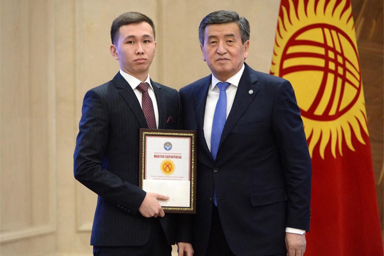 Жанболот Абдылдаев с экс-президентом КР Сооронбаем Жээнбековым