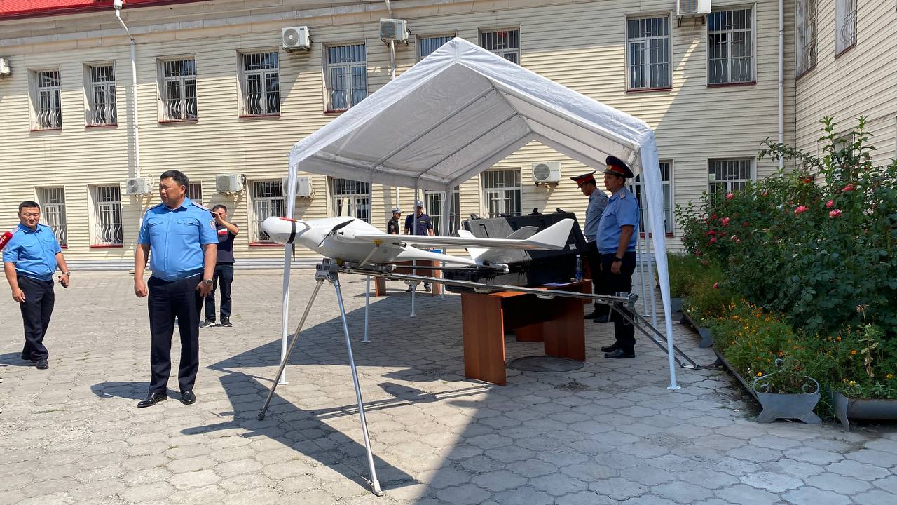 Наркоборцы Кыргызстана показали журналистам свою работу изнутри