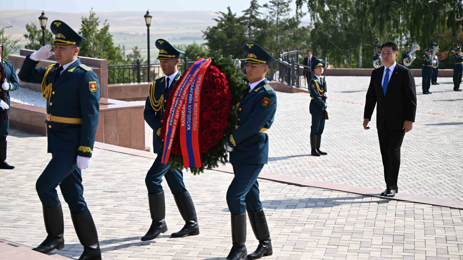 Президент Монголии в Ата-Бейите