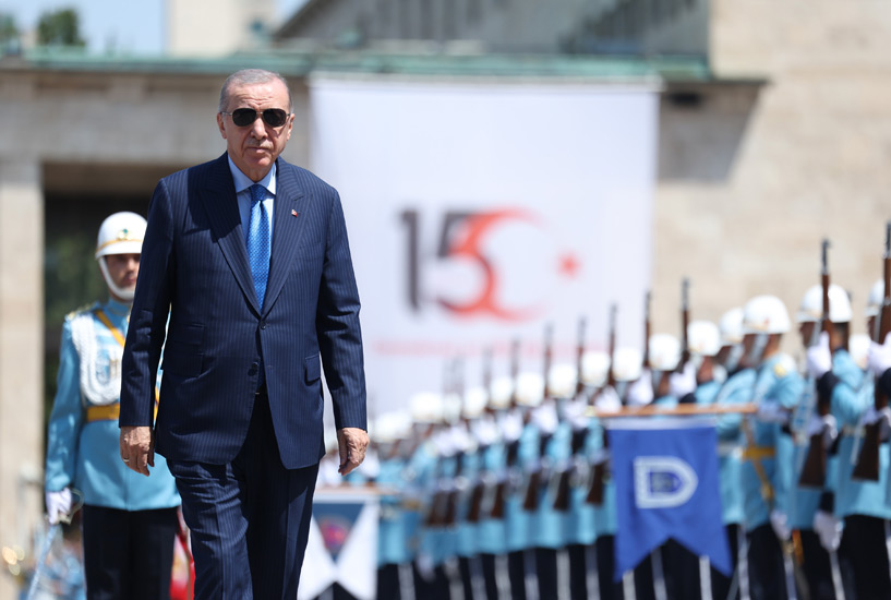 Президент Турции Реджеп Тайип Эрдоган в парламенте 15 июля 2025 года