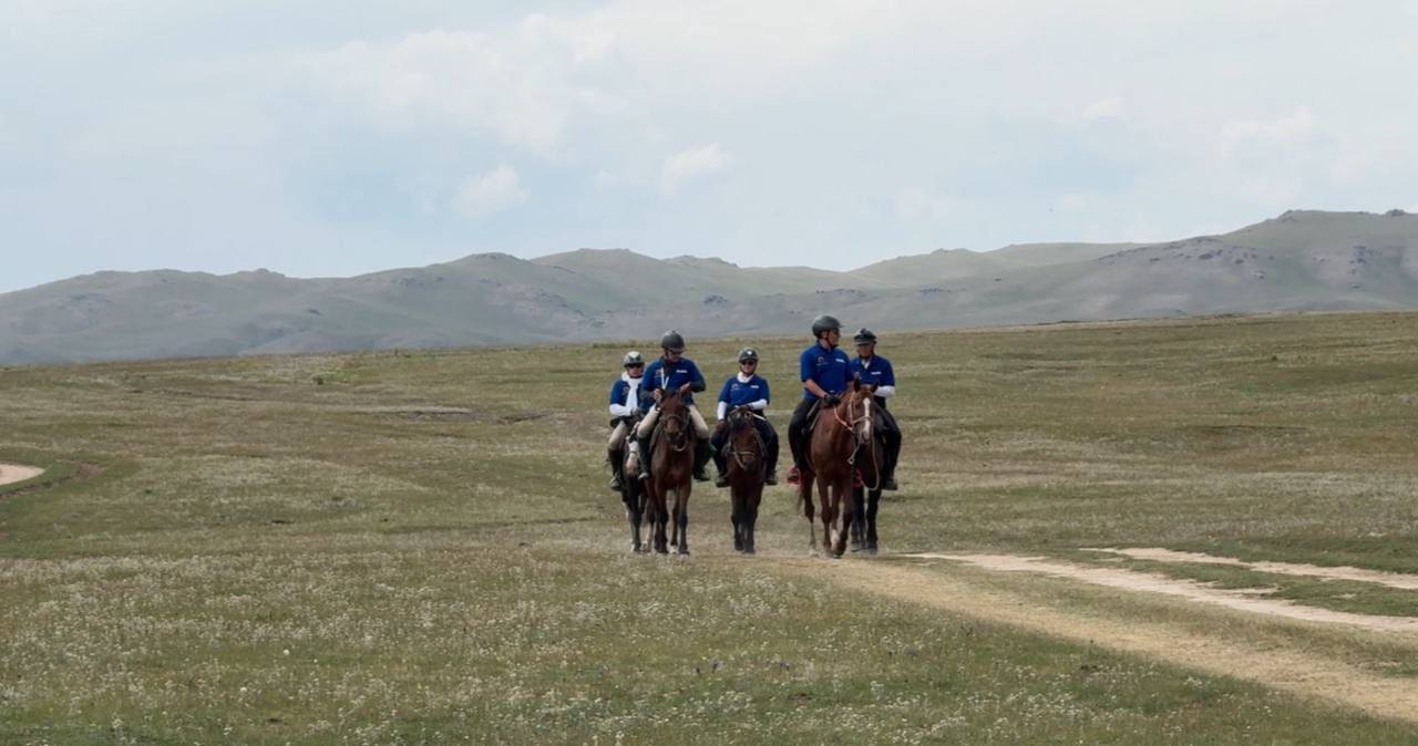 Gallops Кыргызстан-2025: 80 всадников преодолели 40 километров по живописному маршруту в Джумгале