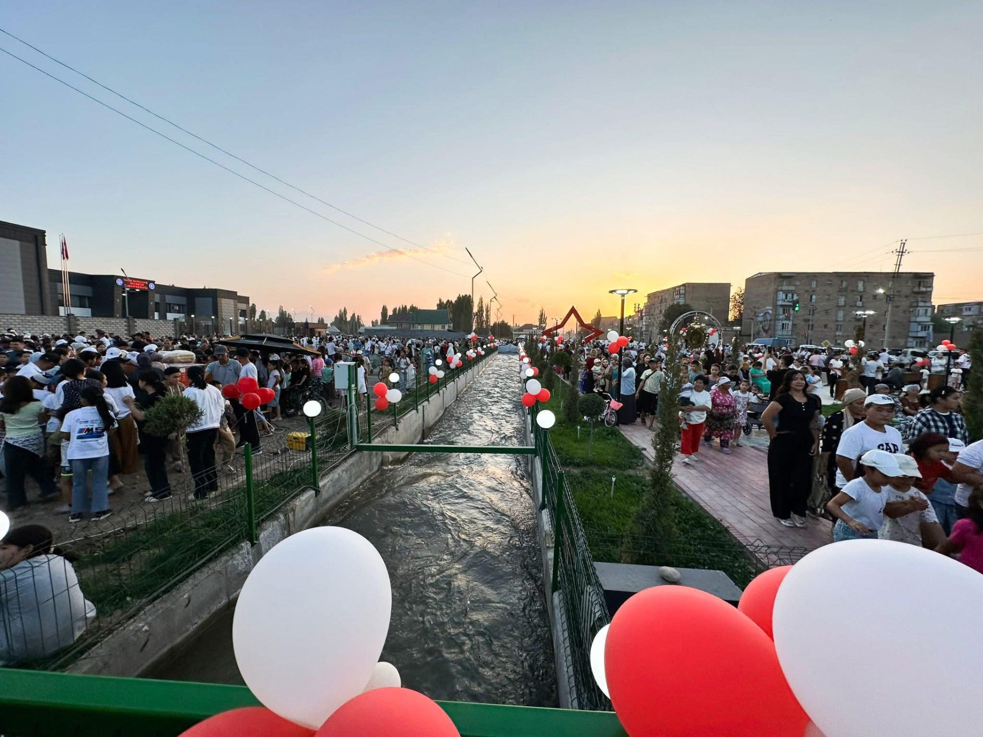 В Таласе открыли новую аллею в центре города