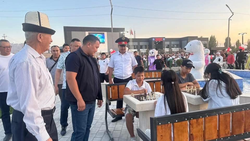 В Таласе открыли новую аллею в центре города
