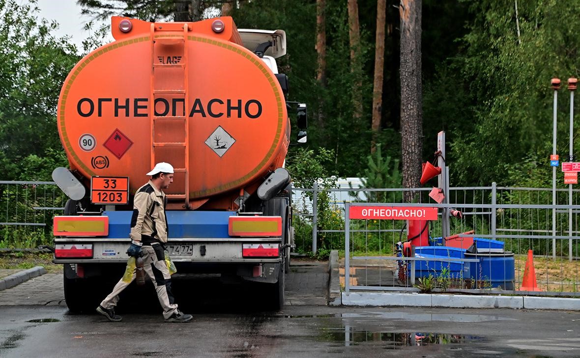 Правительство России установило полный запрет на экспорт бензина в августе