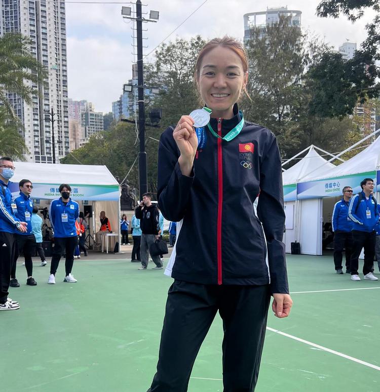 Гулшаной Сатарова завоевала серебряную медаль в марафоне на чемпионате Азии