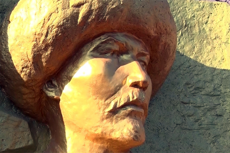 Памятник Орозбекову