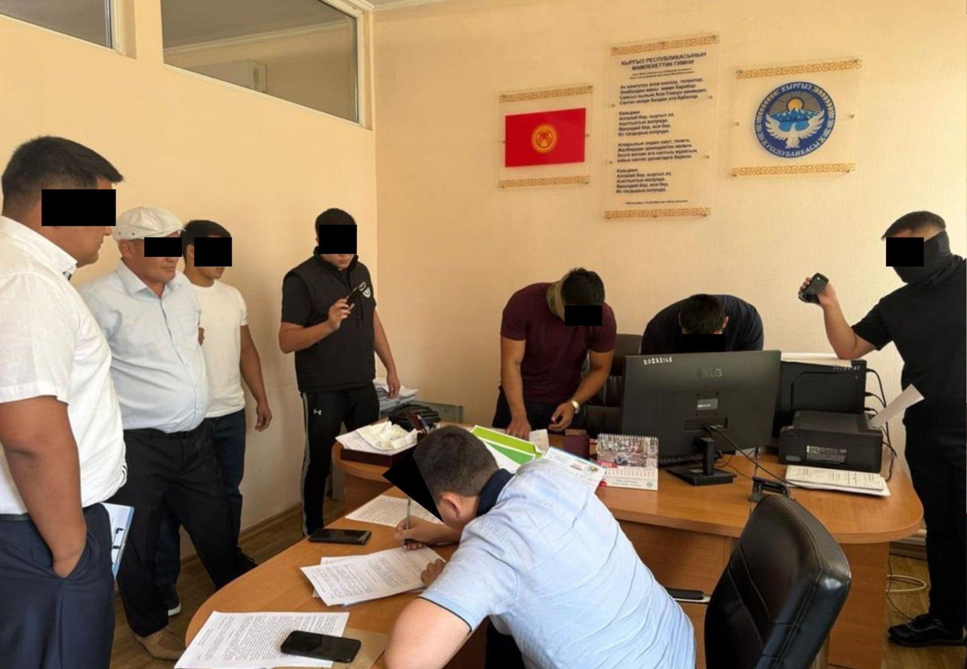 ГКНБ: В мэрии Бишкека выявлена коррупционная схема, задержан чиновник
