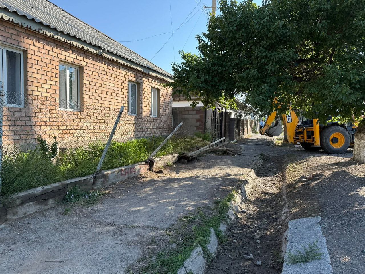 В городе начался снос строений для строительства шестиполосной дороги