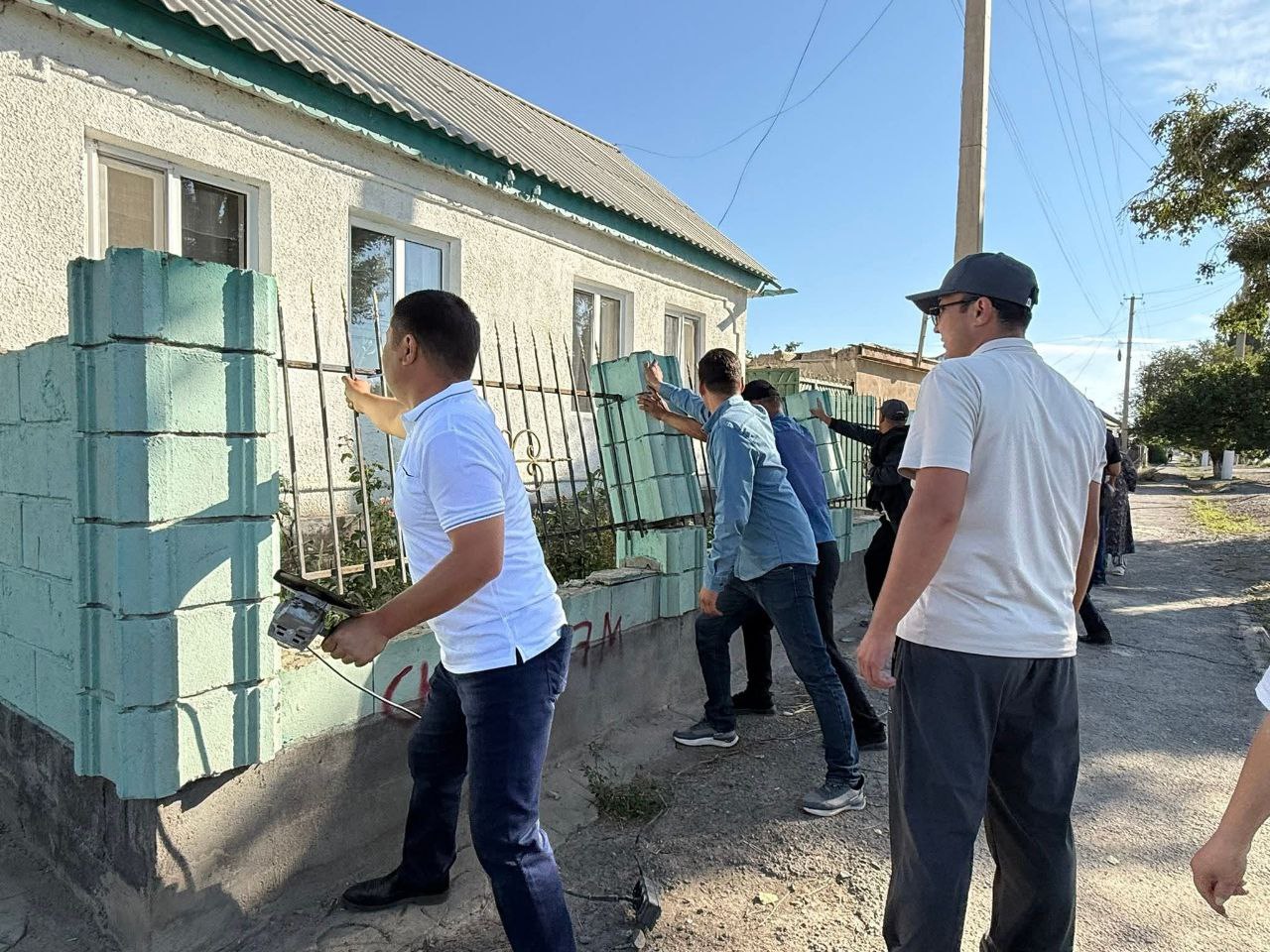 В городе начался снос строений для строительства шестиполосной дороги