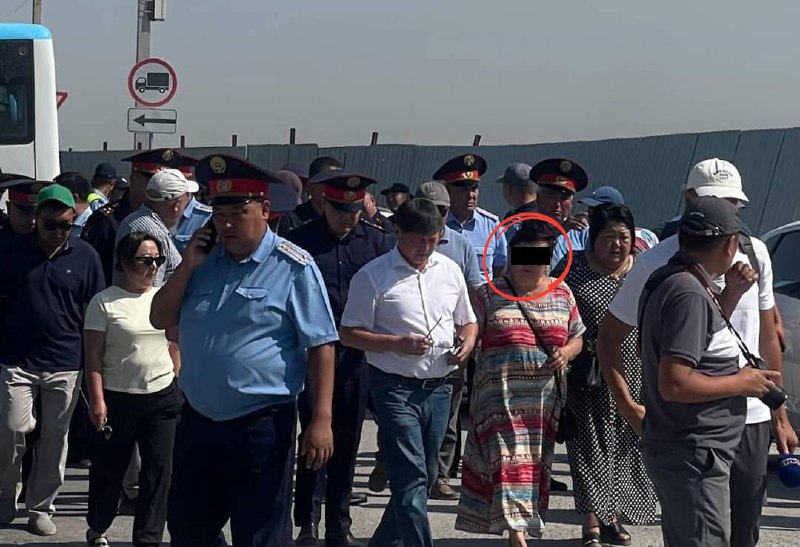 Организовала перекрытие дороги в «Кок-Жаре» — задержана подозреваемая