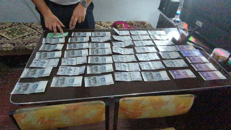 В Джалал-Абаде подозреваемый в продаже наркотиков дал взятку милиционеру