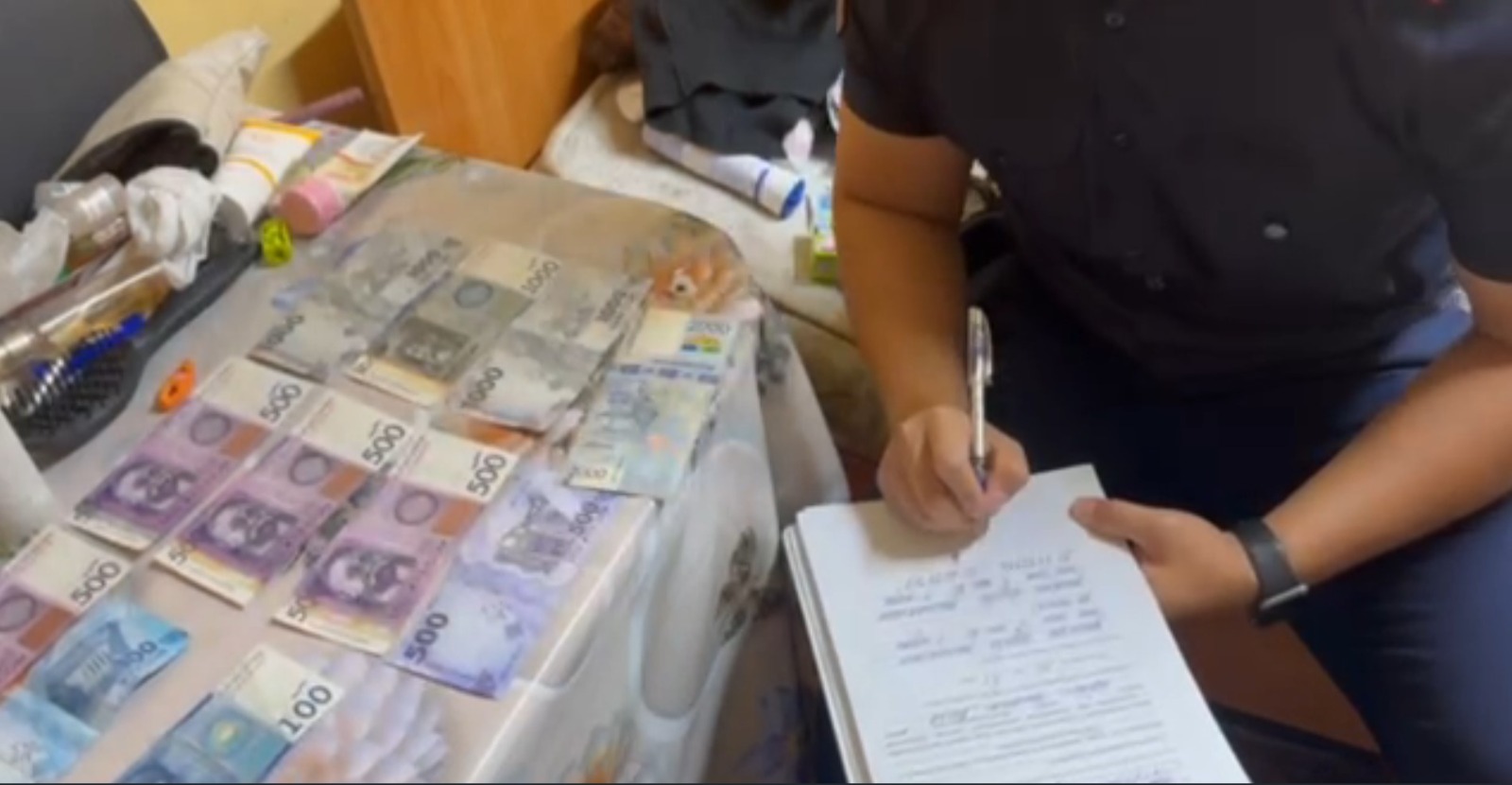 Брала половину суммы с путан — в Бишкеке задержали сутенершу