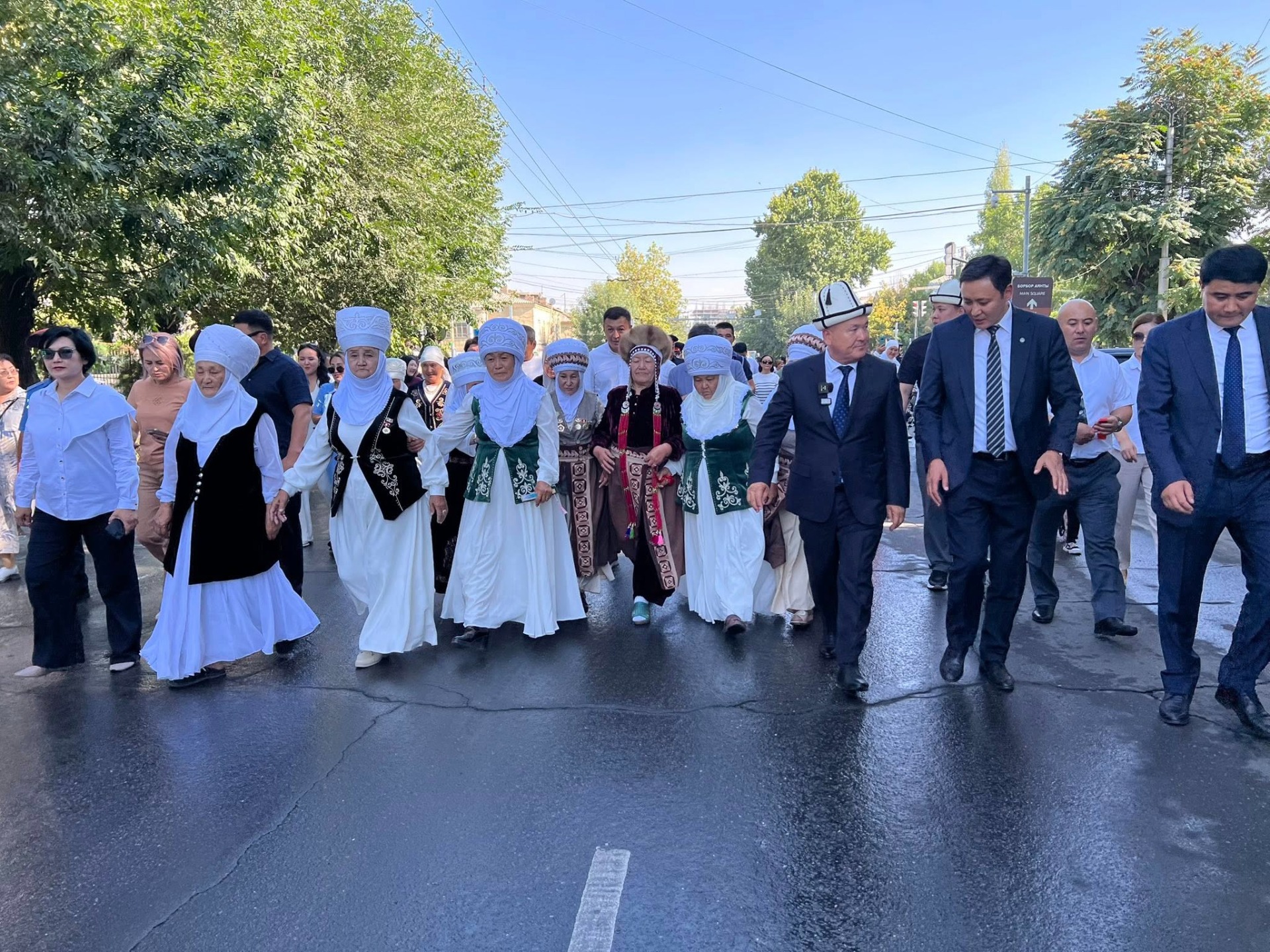 Открытие улицы, переименованной в честь Алымбека Датки