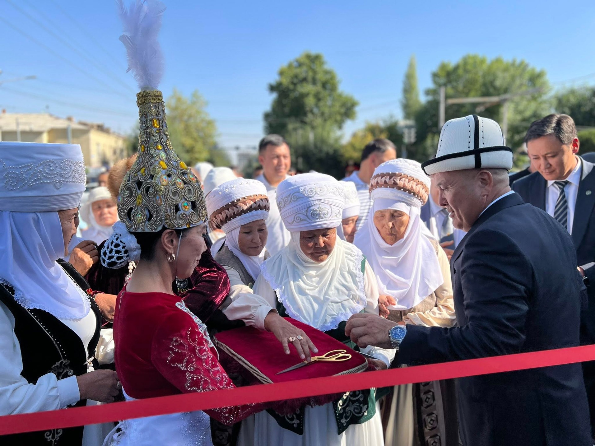 Открытие улицы, переименованной в честь Алымбека Датки