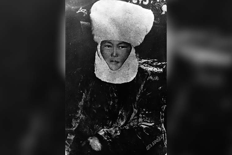 Кадича Кайбылда кызы — супруга Ишеналы Арабаева