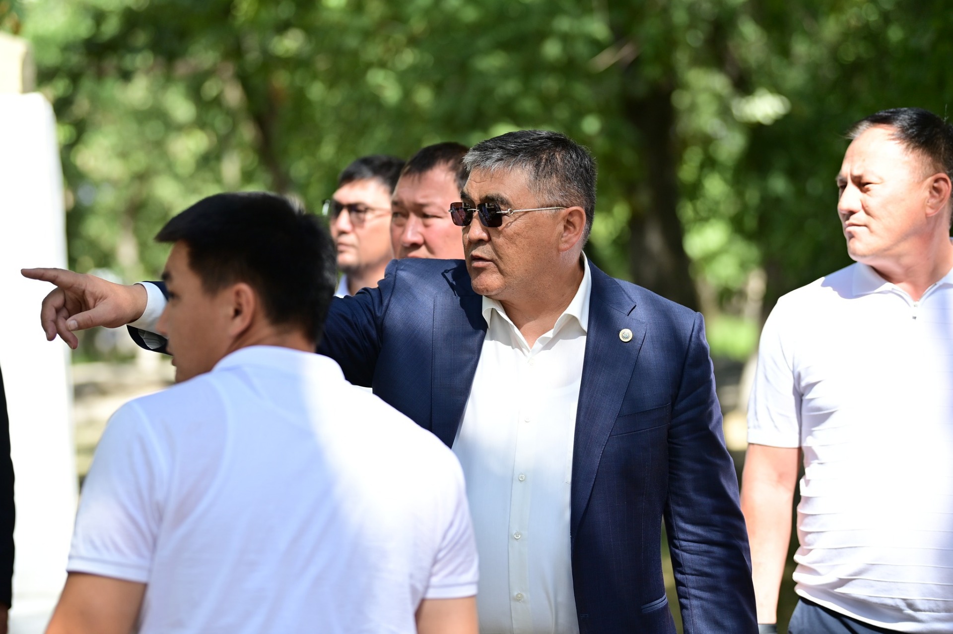 Если воды не будет — посадим. Камчыбек Ташиев пригрозил главе айыл окмоту