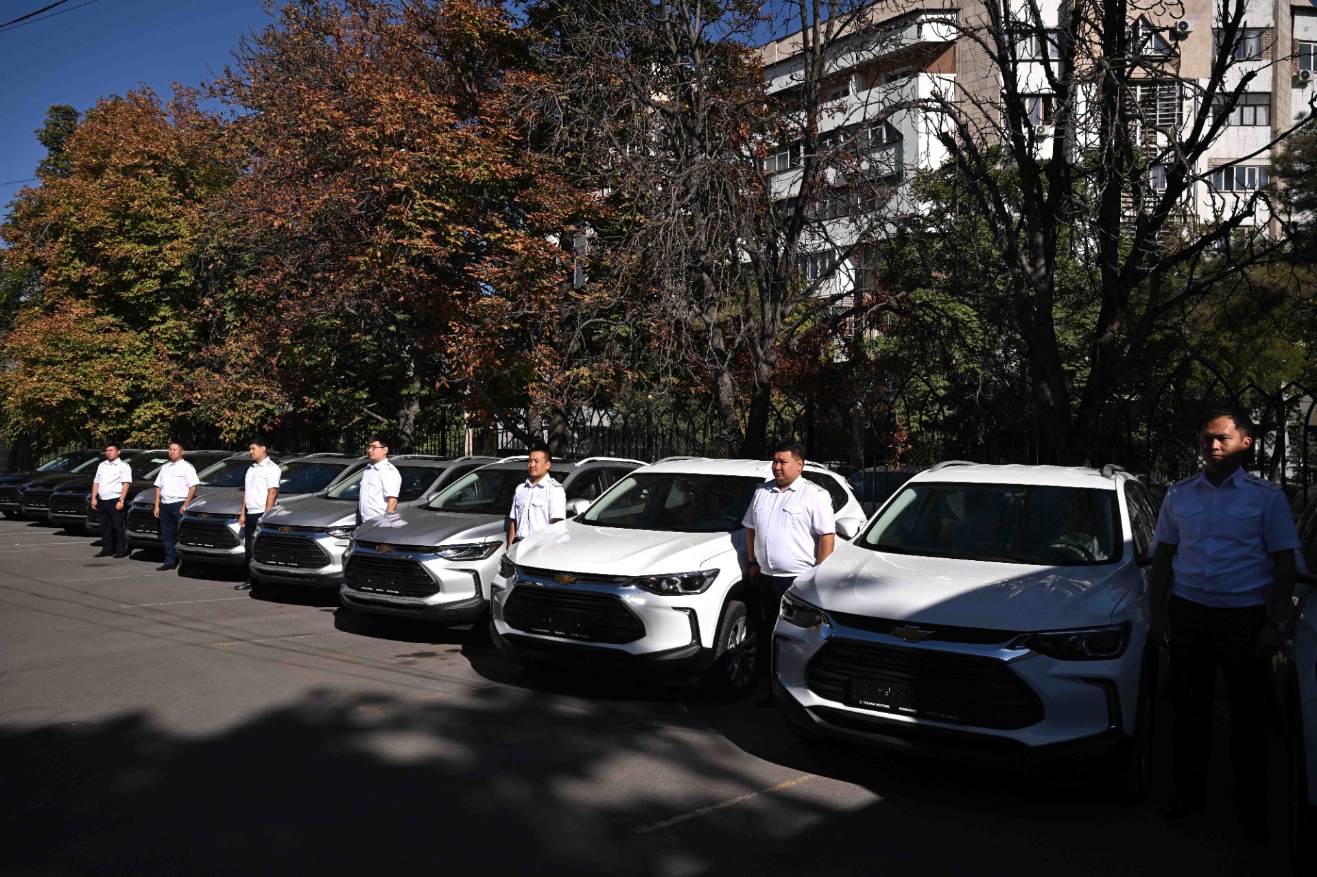 Минюст КР получил 25 новых служебных автомобилей