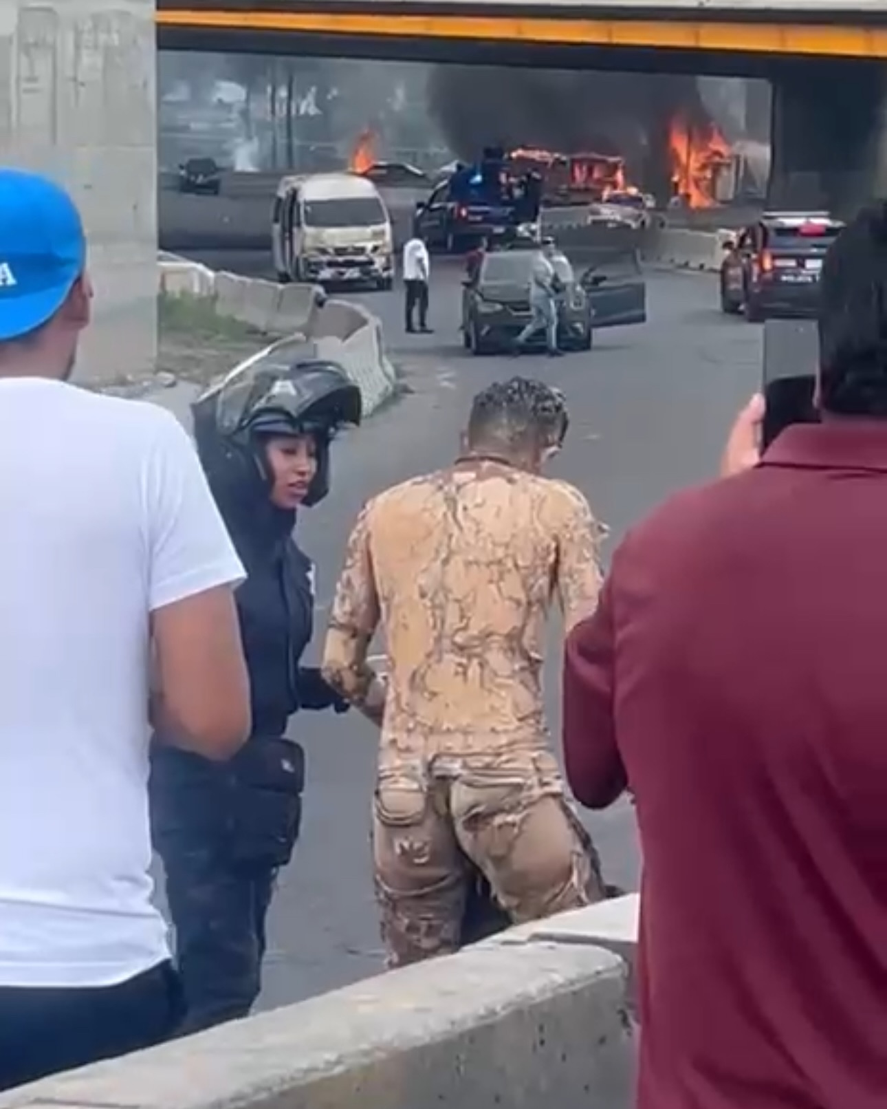 В Мехико взорвалась автоцистерна с газом, есть жертвы
