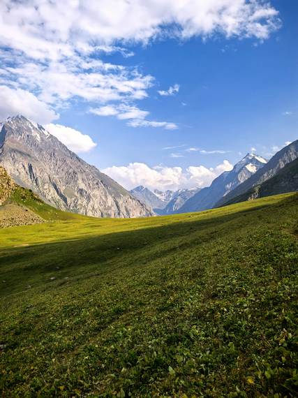 Ат-Джайлоо, Аламединское ущелье