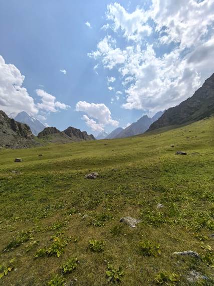 Ат-Джайлоо, Аламединское ущелье
