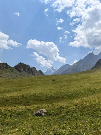 Ат-джайлоо, Аламединское ущелье